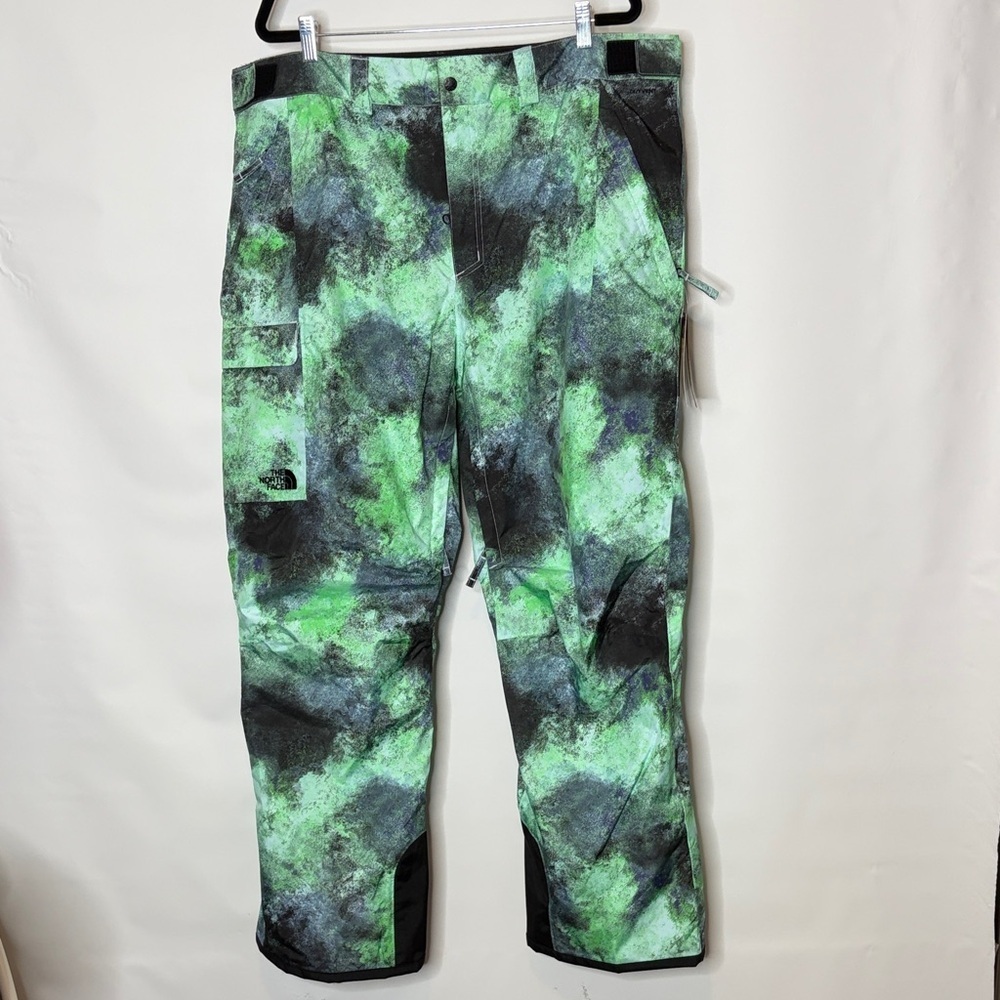 The North Face Freedom men’s ski pants shell.